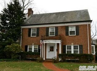 360 Park Ave, Manhasset, NY 11030