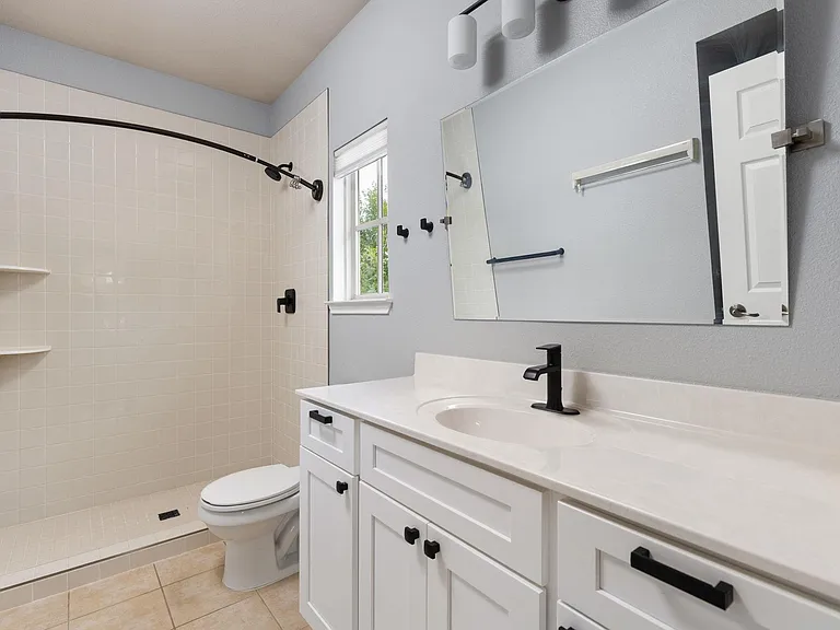 2600 Tom Miller St #B — Photo 9