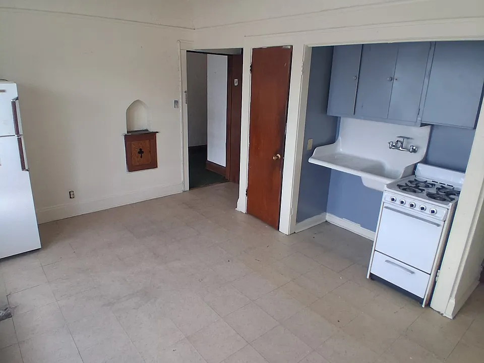 1242 W Highland Ave #14