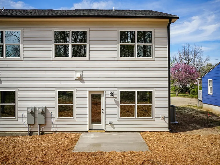 818 N Taylor St — Photo 31
