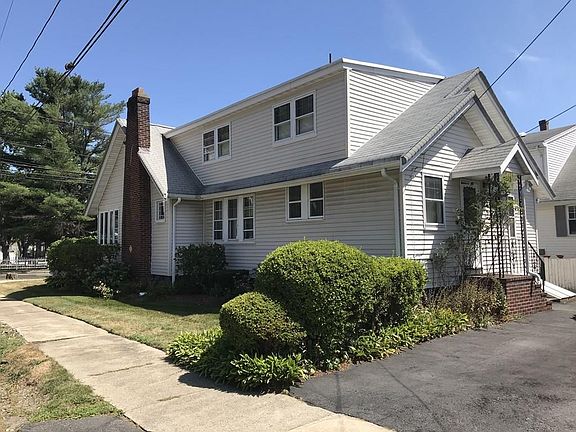 3rd image of 168 Essex St