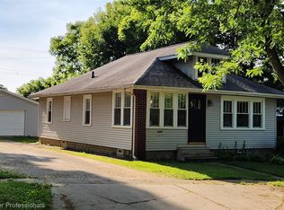 1020 N Monroe St, Lapeer, MI