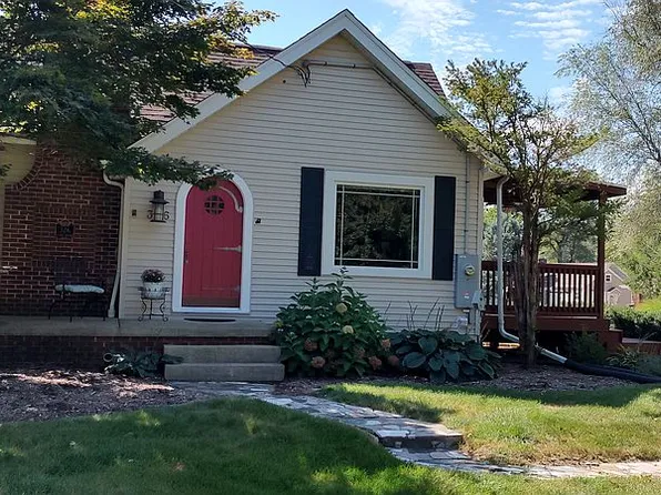 326 W Clara Ave, Peoria, IL 61614