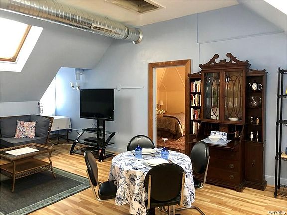 5th image of 612 Lafayette Ave