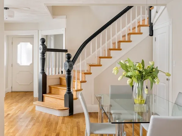 16 Emerson Pl #16, Melrose, MA 02176