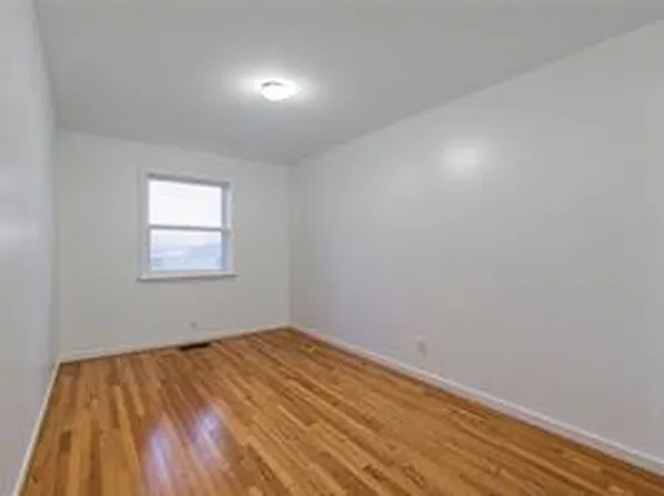 685 Rockaway Parkway image 11 of 17