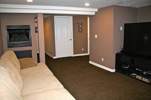 3rd image of 2467 E Simpson Ave