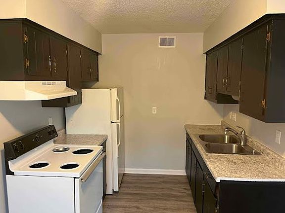 2nd image of 102 Navaho Ct #3W