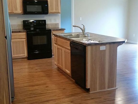 4th image of 20405 NE 83rd St