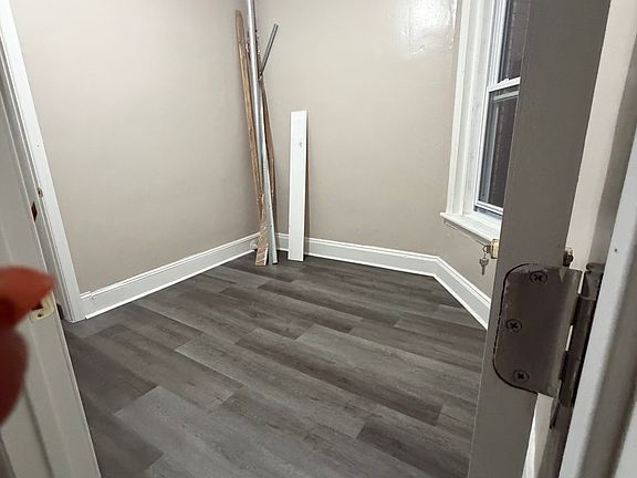 4th image of 105 Mount Vernon Ave APT 1