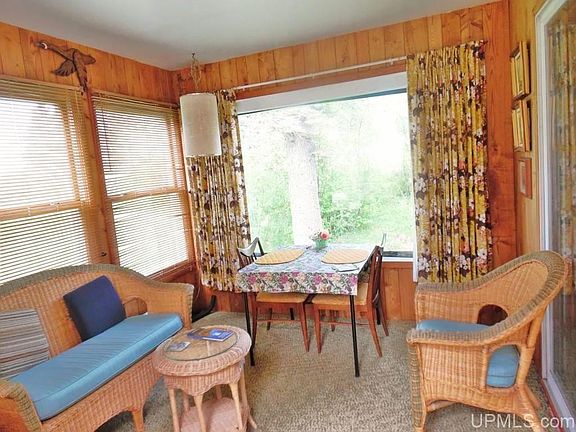 4th image of 609 Bedell Ave