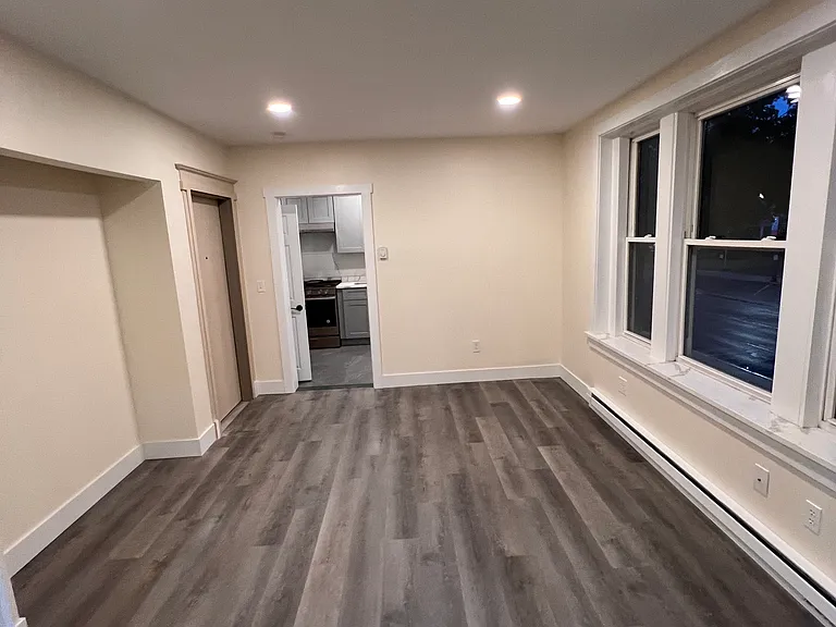 689 Main St #2 — Photo 8