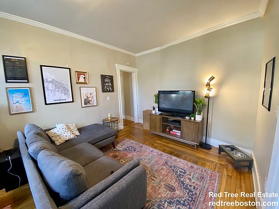 2nd image of 5 Braemore Rd