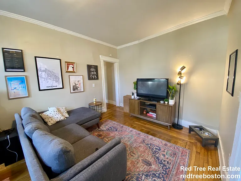 5 Braemore Rd — Photo 2