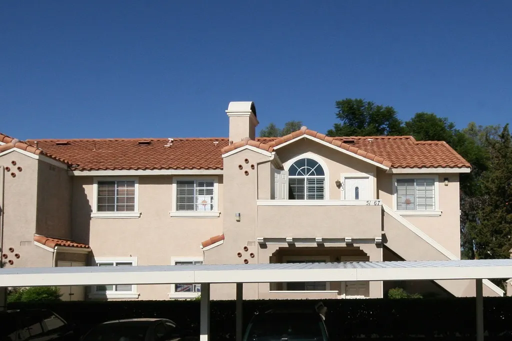 2 bed, 737 sqft, $2,700 — Photo 1