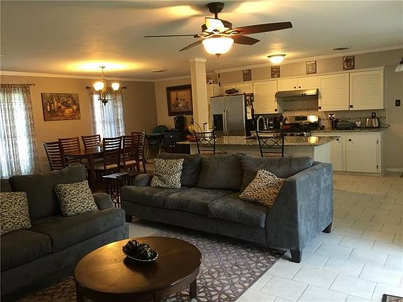 3rd image of 3567 Cloverdale Ln