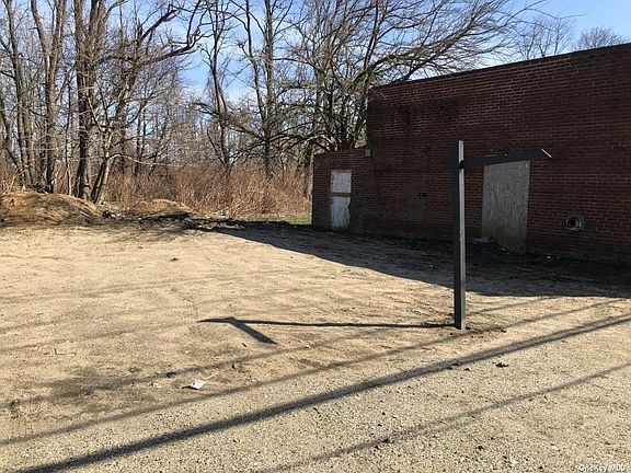4th image of 287 Albany Ave