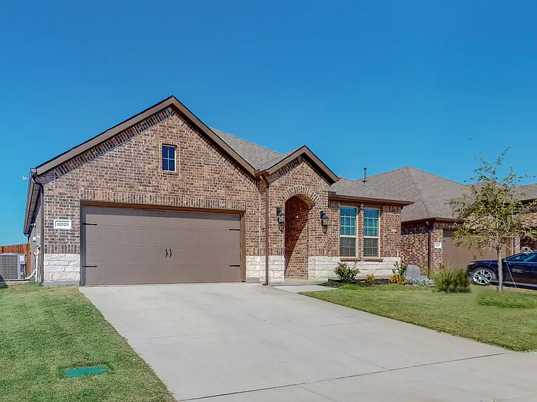 11029 Klondike Ln — Photo 5