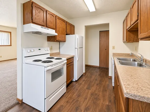 1422-32, 1422 32nd St S #106, Fargo, ND 58103
