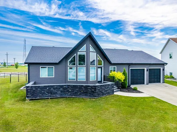 1331 Morningside Dr, Casselton, ND 58012