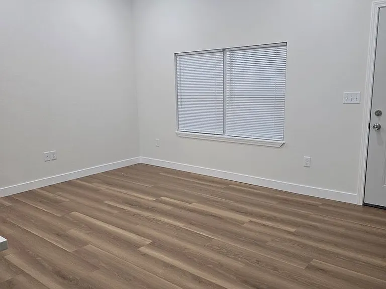 1955 McCutchen Dr — Photo 11