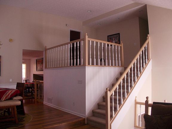4th image of 9242 Charlton Pl
