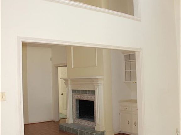 3rd image of 2706 Stratford Dr