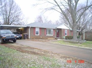 111 Morningside Dr, Clarksville, TN 37042