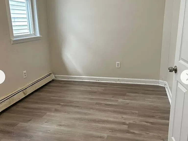 691 Elizabeth Ave #6 — Photo 2