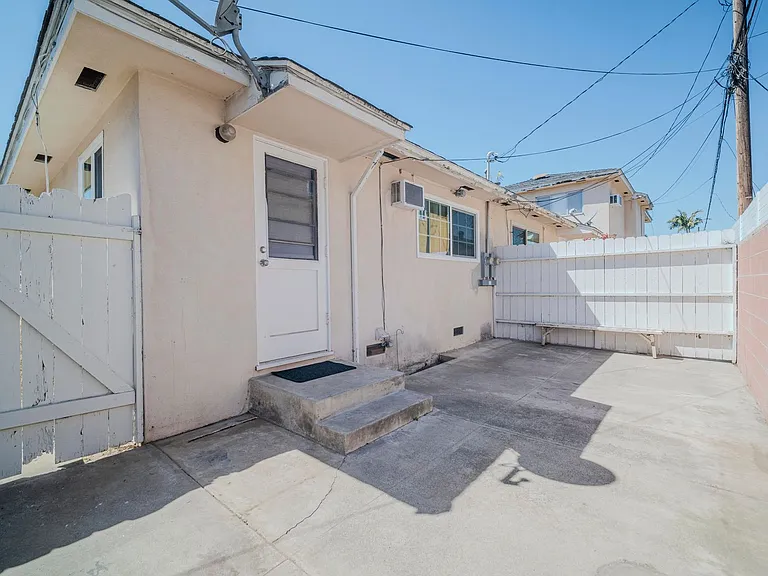 2159 Orange Ave — Photo 14