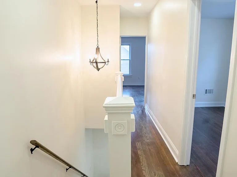 142 E Maynard Ave — Photo 10