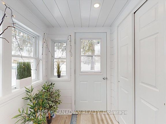 5th image of 131 Elora St N