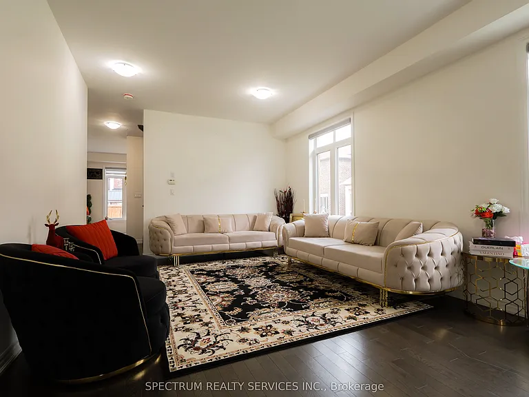 2300 Grainger Loop — Photo 6