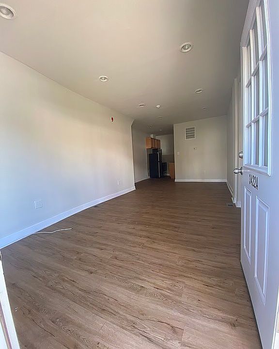 1st image of 3422 W Allegheny Ave