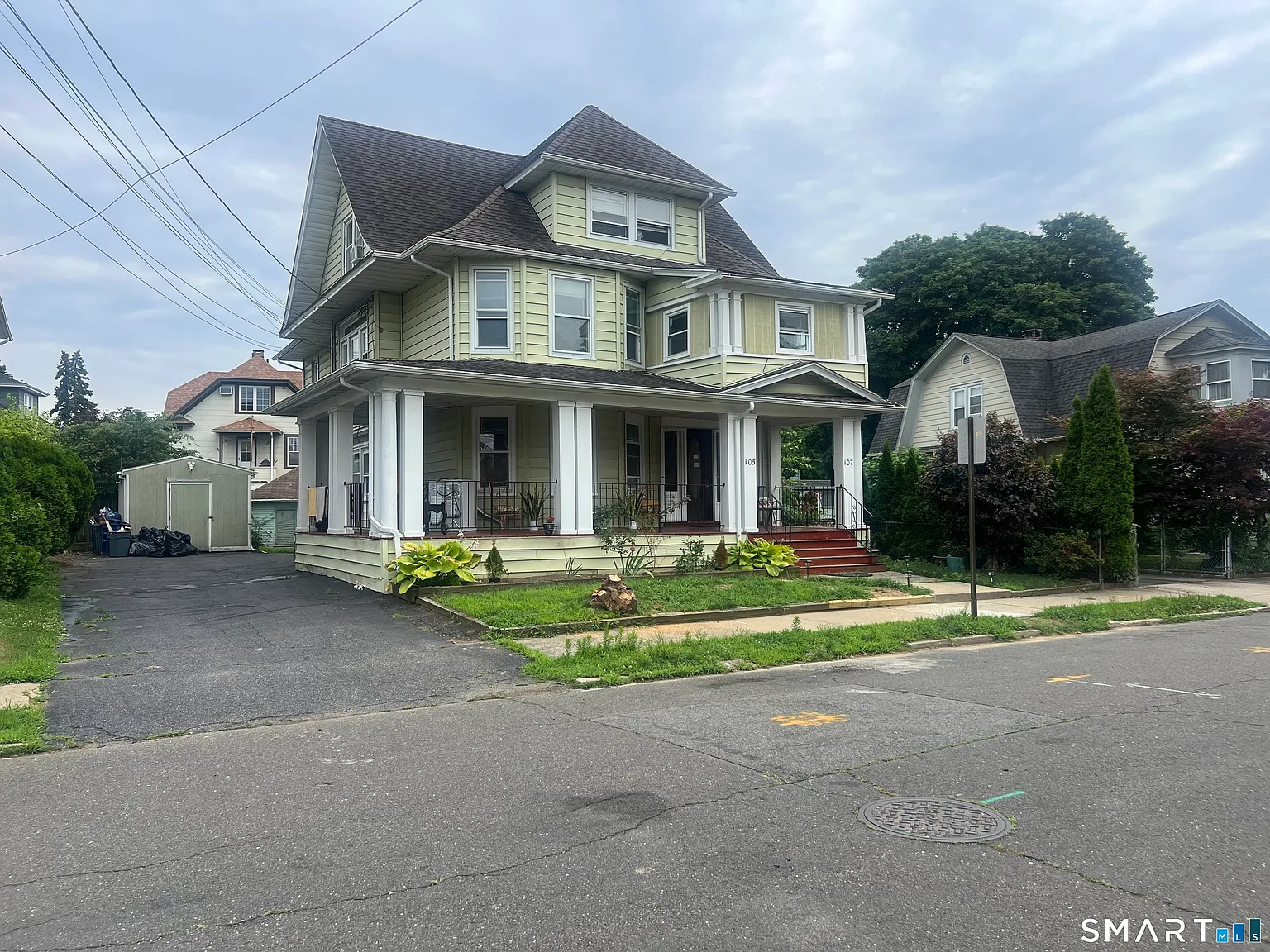 3 bed, 1.0 bath, 3398 sqft, $2,495 — Photo 2