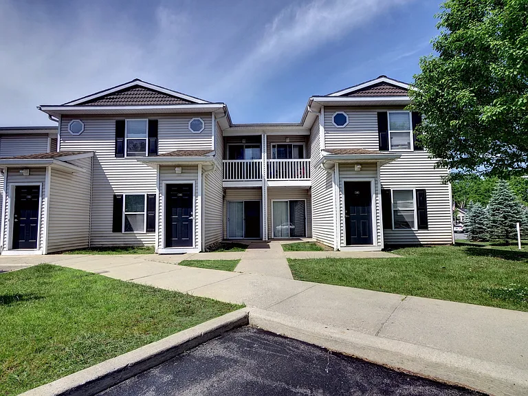 Columbia Apartments — Photo 8