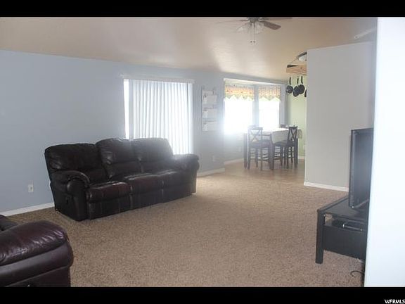 4th image of 203 W Apple Ave