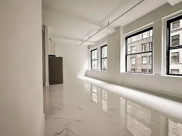 248 W 35th St #703 — Photo 7