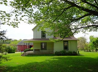 1511 W Becker School Rd, Freeport, IL 61032