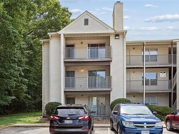 2nd image of 541 Pineland Cir APT 201