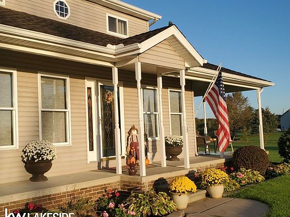 3rd image of 8415 Emmett Rd