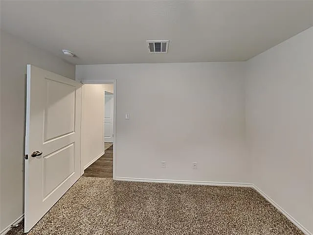 724 Glover Dr — Photo 13