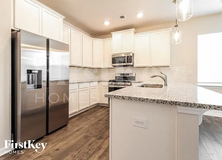 808 Birchcrest Way — Photo 5
