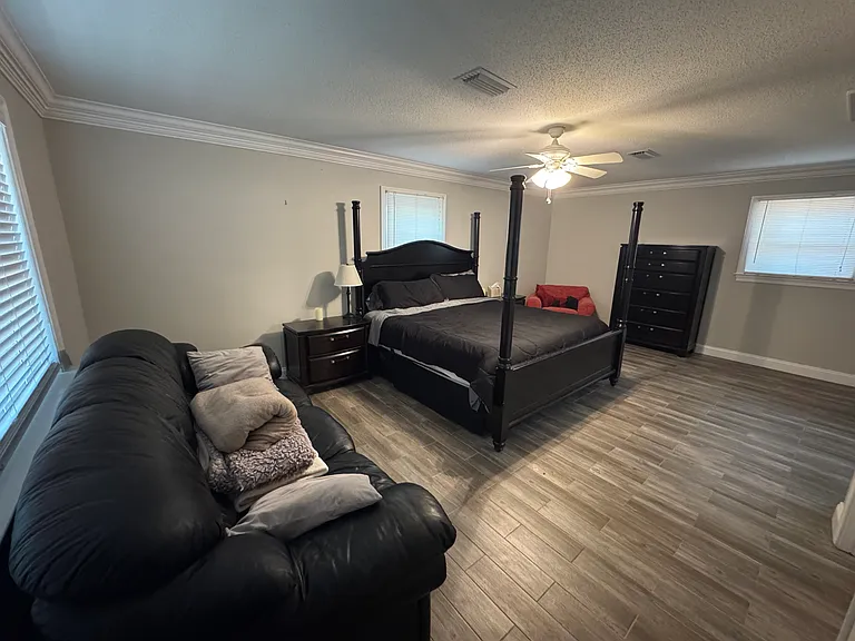 4229 Lancaster Dr — Photo 7