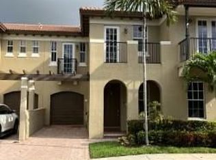 6884 Julia Gardens Dr, Pompano Beach, FL 33073