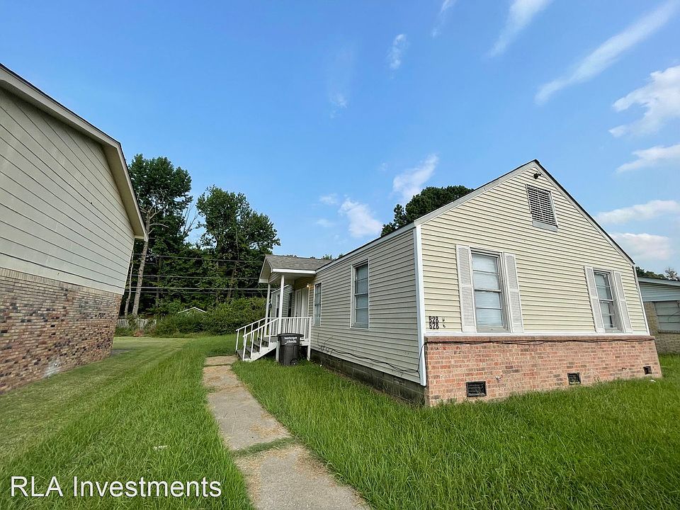 1st image of 828B Jane Dr