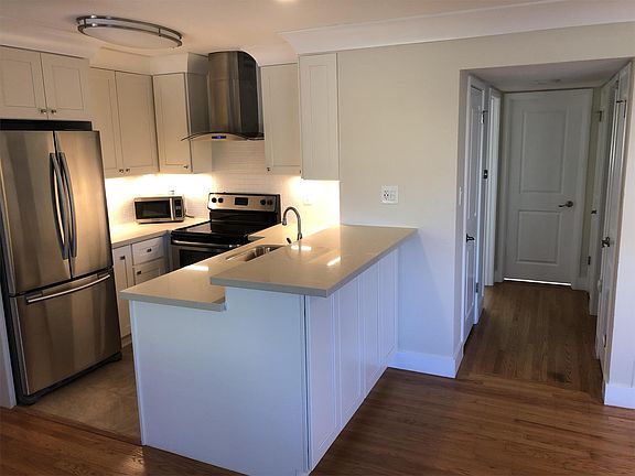 2nd image of 55 Roque Moraes Ct APT 3