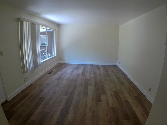 4th image of 565 Matadero Ave #4