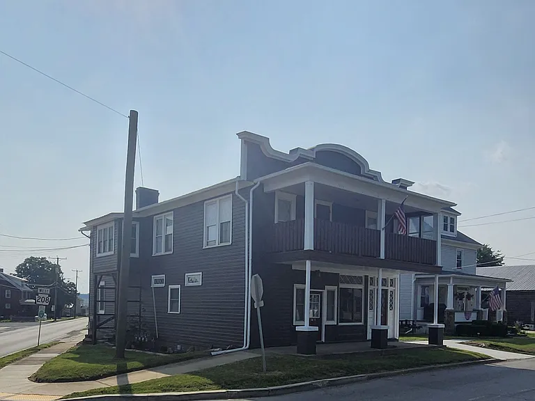 102 Franklin St #4 — Photo 15