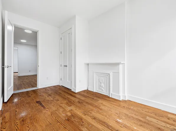 565 Chauncey Street image 8 of 11